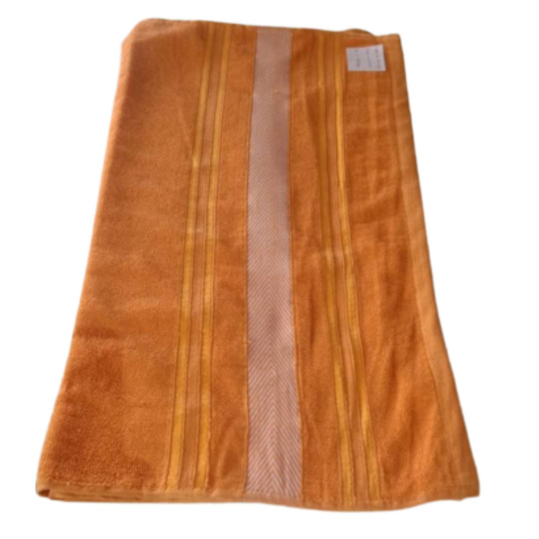 Absorbent bath towel made from premium cotton