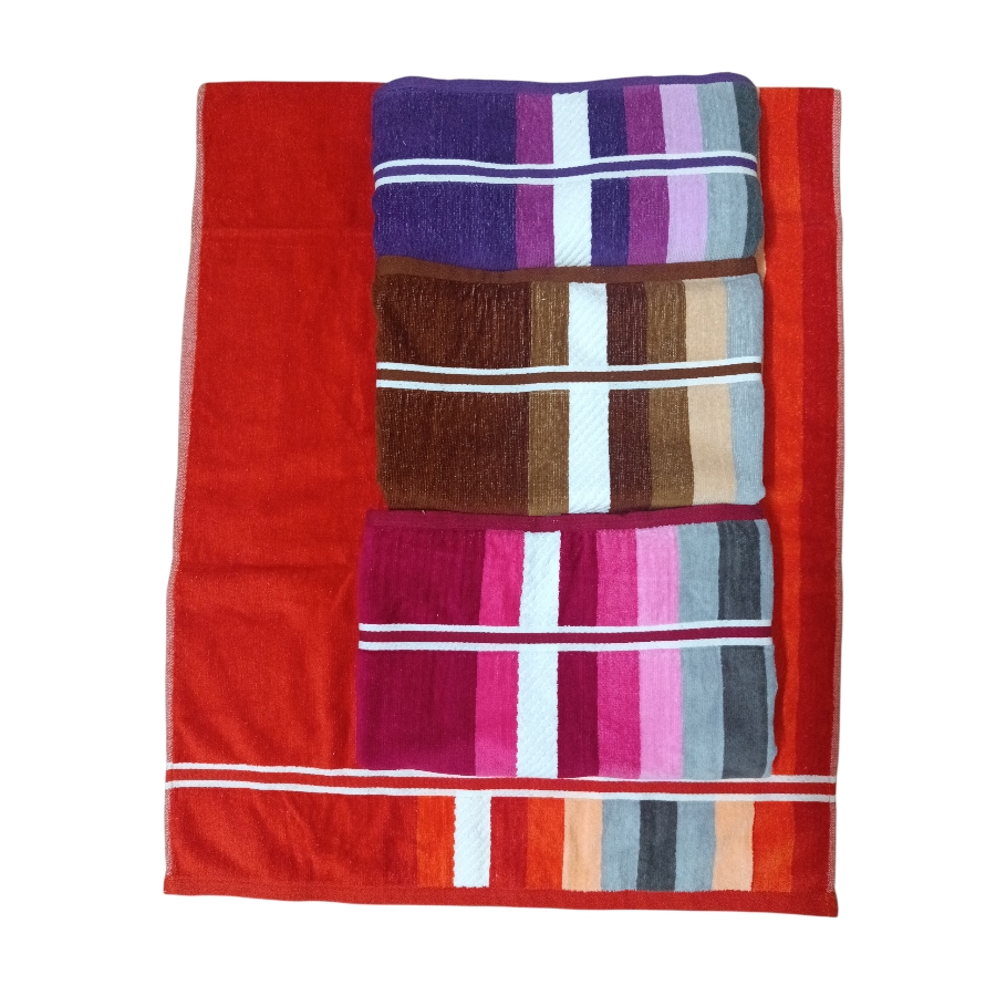 Soft bath towel in assorted colours for everyday bathroom use