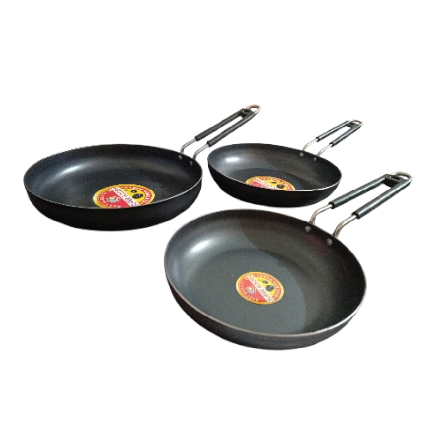 Iron fry pan with strong wire handle for cooking