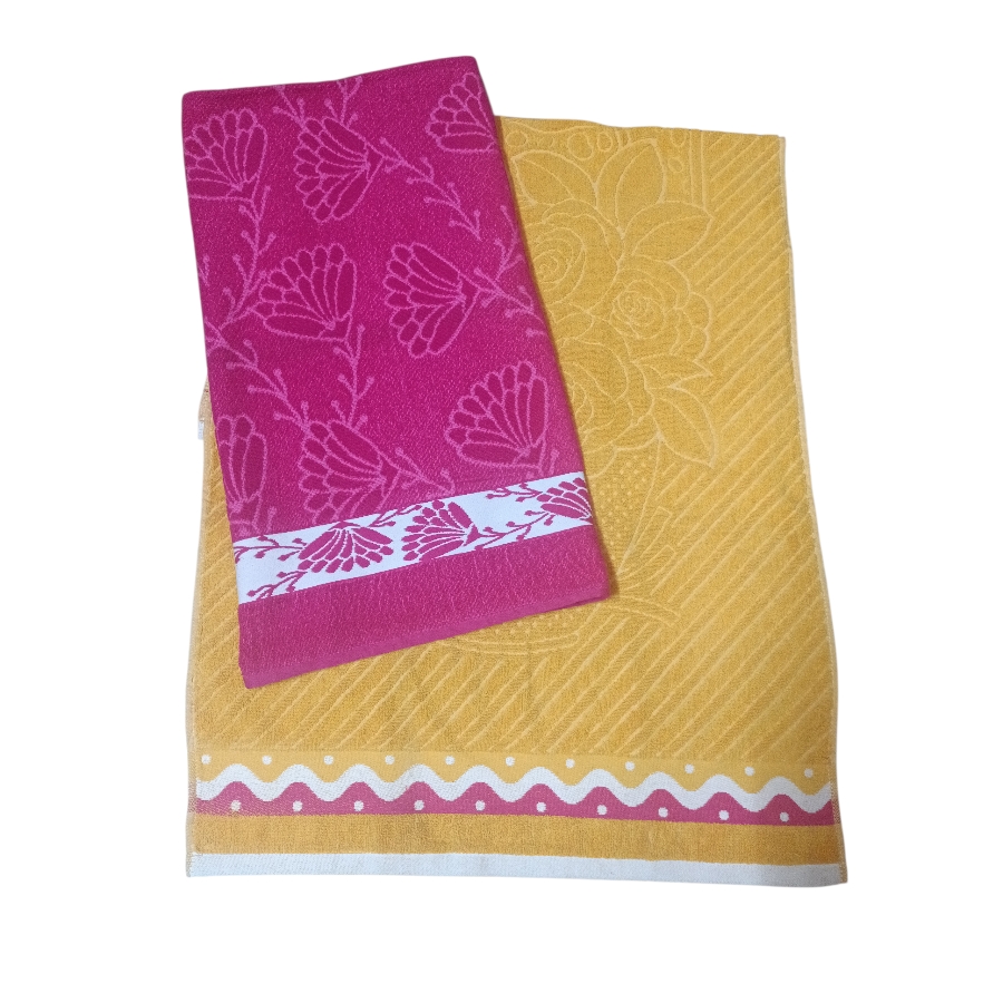 Soft bath towel with elegant jacquard design